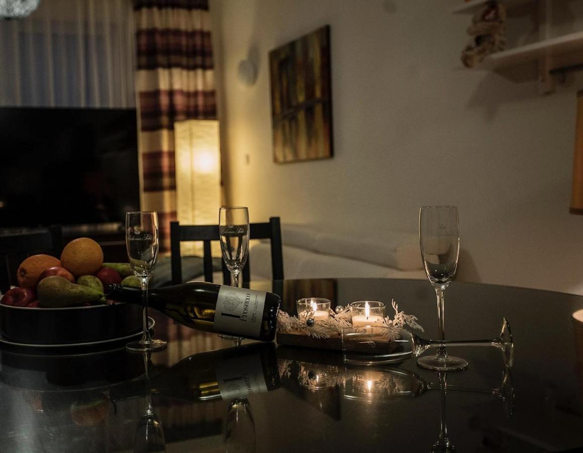 Hausfrymburk Villa Eksteriør bilde